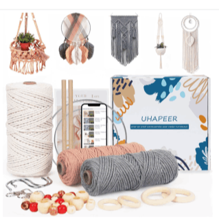 Macramé DIY kit voor creatief handwerk met katoenkoord en houten accessoires